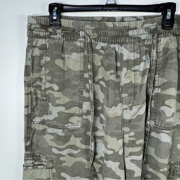 American Eagle Camo High Waist Drawstring Jogger PantsAmerican Eagle Size XL - Picture 3 of 8